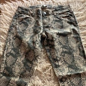 Cabi stretch skinny cobra jeans size 4 women’s